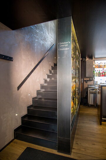 Stahlvitrine Lunaris Bar